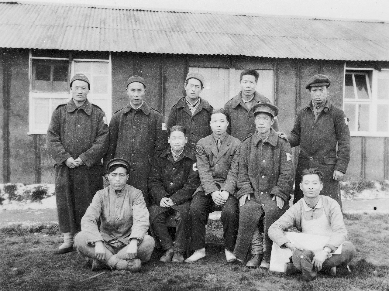 Kitchen staff and staff of a Chinese hospital. Photo: Kautz Family YMCA Archives, University of Minnesota